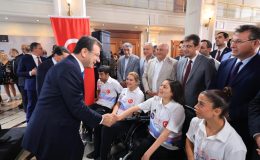 İmamoğlu, Türkiye’yi olimpiyatlarda temsil edecek sporcuları tanıttı