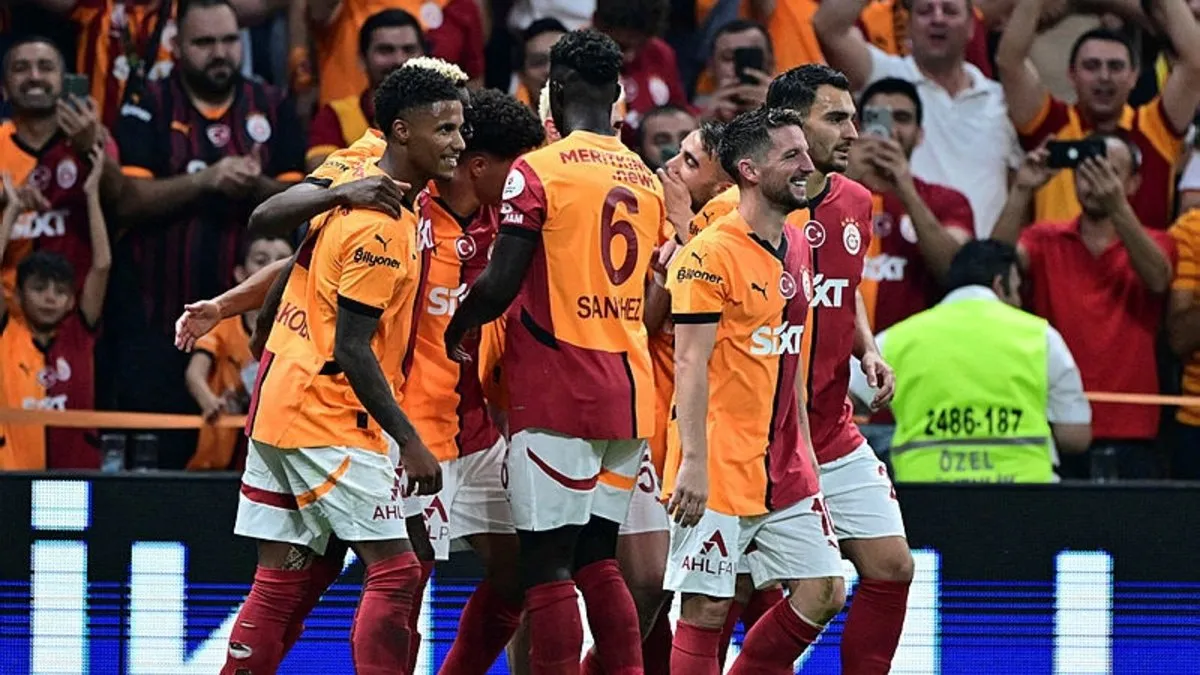 SON DAKİKA HABERLERİ: Galatasaray – Rizespor maçında 6 değişiklik yapılması gündem olmuştu! Kural ortaya çıktı: İşte sebebi…