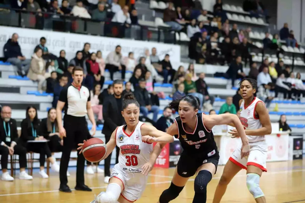 Turgutlu Belediyespor Kadın Basketbol Takımı’ndan Önemli Zafer