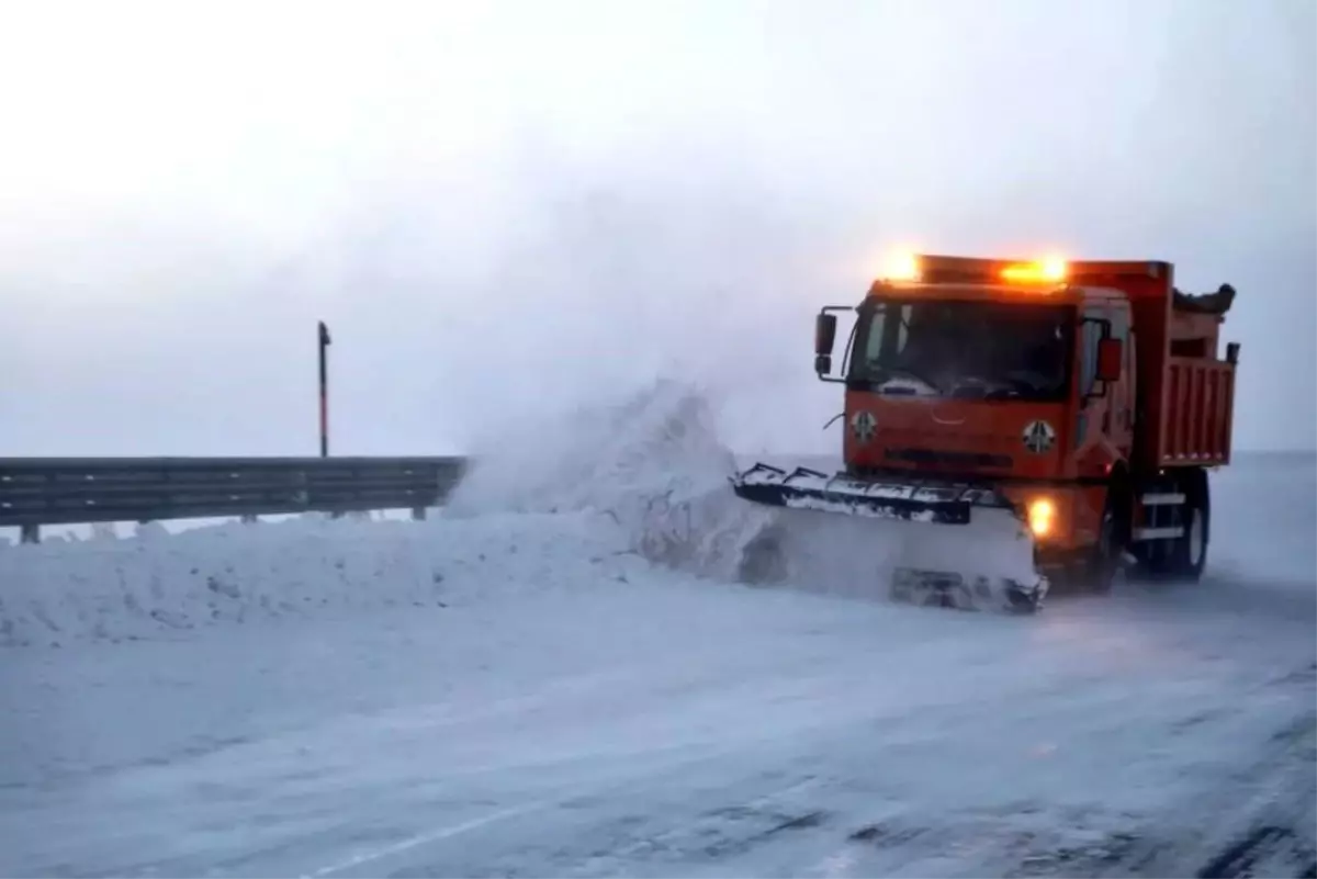 Kars’ta Kar ve Tipi Hayatı Olumsuz Etkiliyor