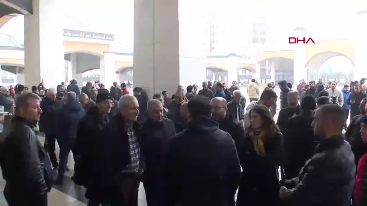 Mahsun Kırmızıgül’ün Annesi Faike Arık Son Yolculuğuna Uğurlandı