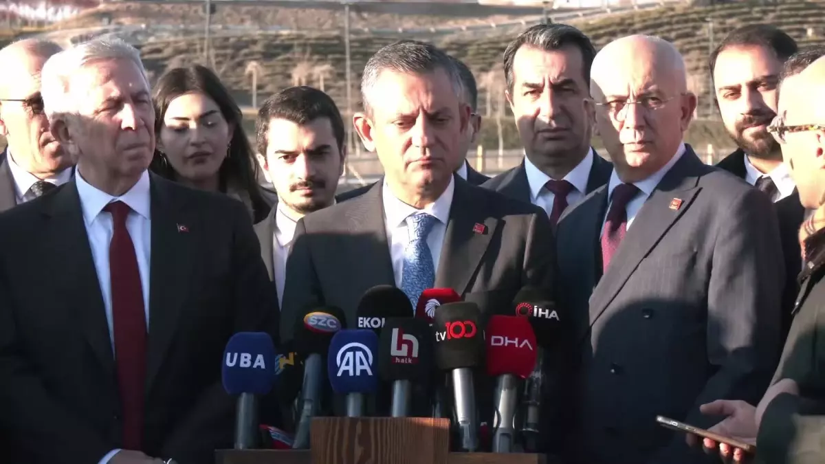Özgür Özel: “Göz Diktikleri Şey, Bu Zor Zamanlarda Size Sahip Çıkan Belediyelerimizin Kısıtlı Bütçeleridir”