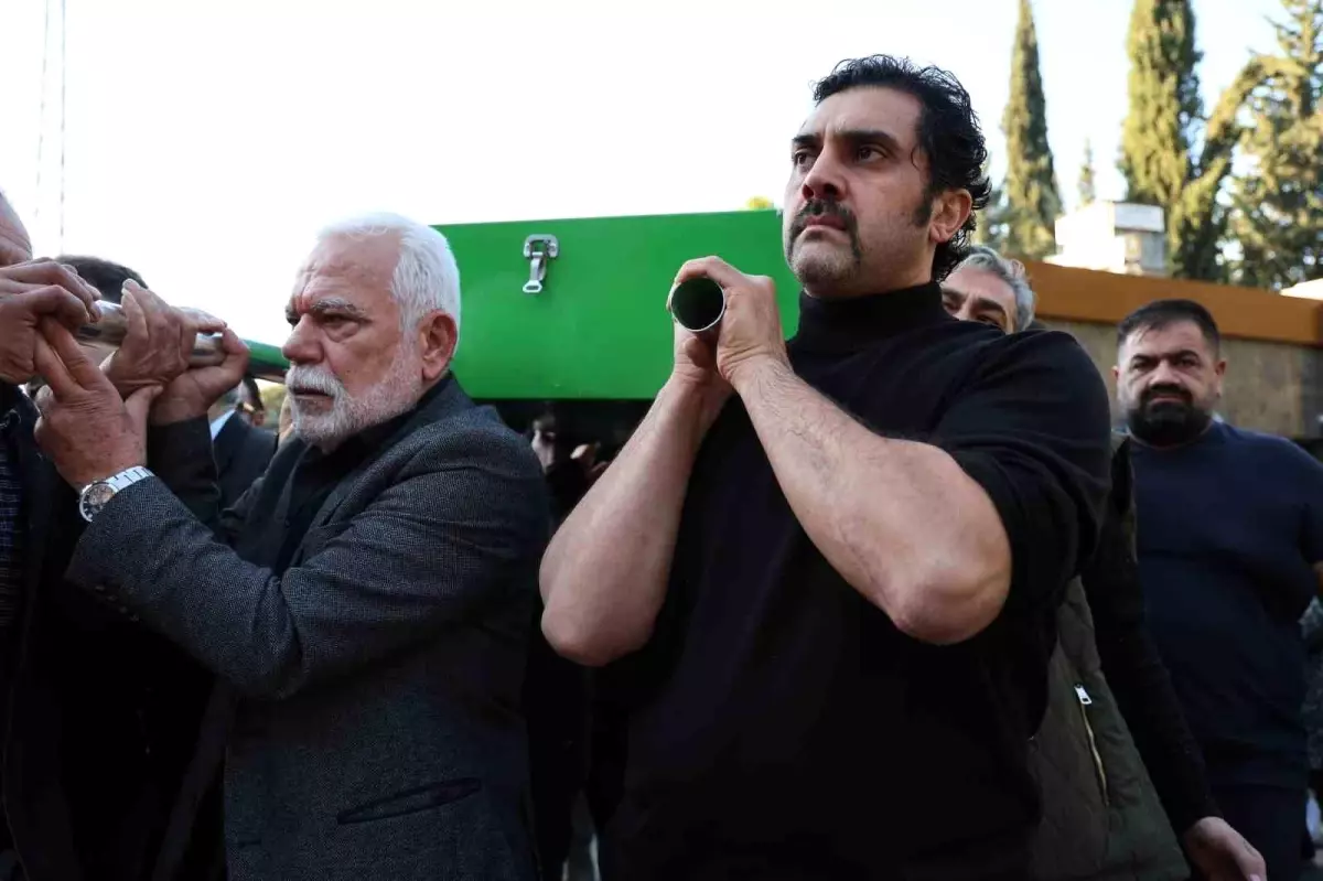 Şarkıcı Bayhan’ın babası Sabahattin Gürhan son yolculuğuna uğurlandı